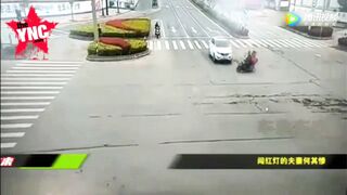 Classic: Couple Runs into Red Light