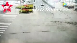 Classic: Couple Runs into Red Light