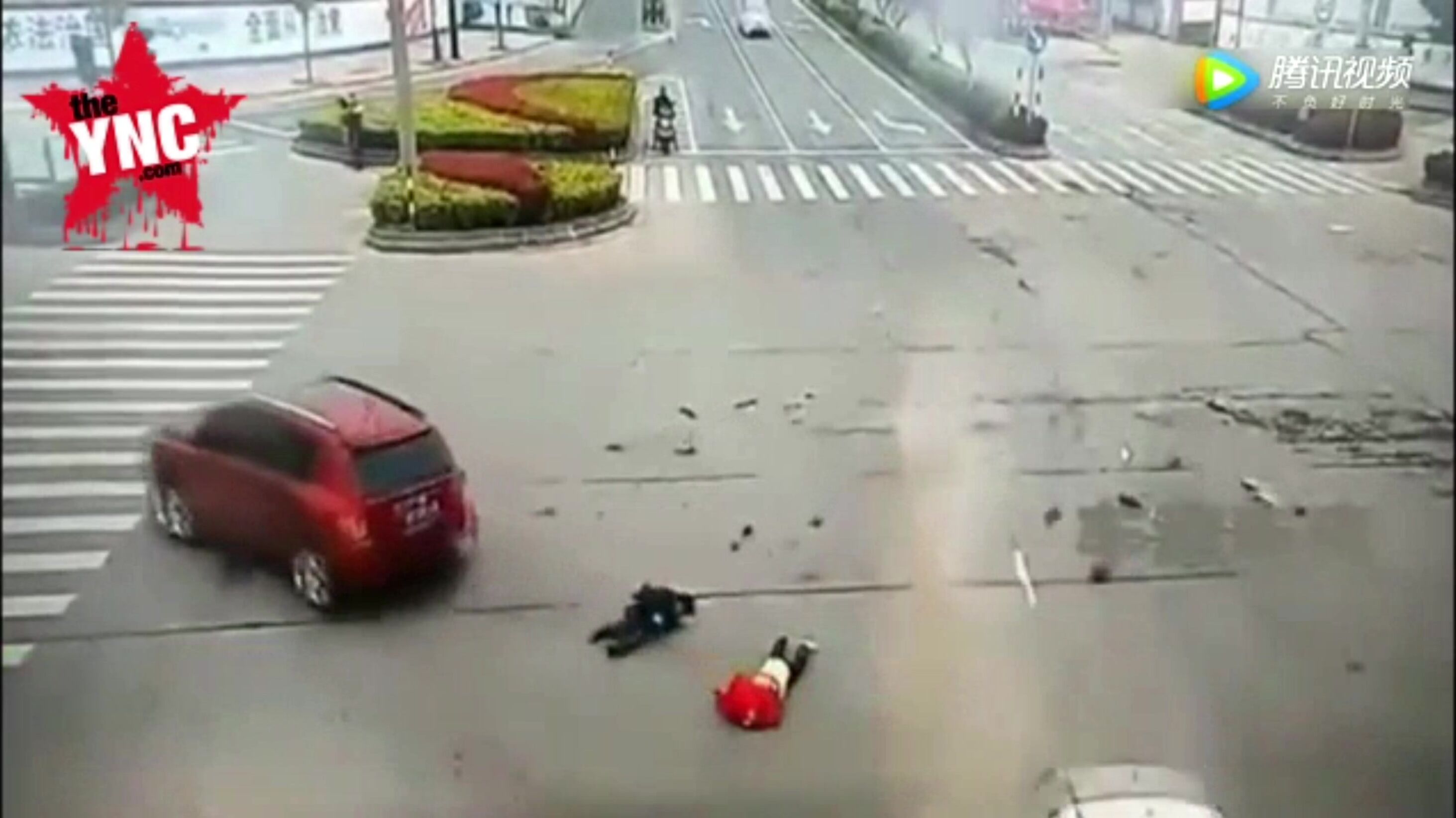 Classic: Couple Runs into Red Light