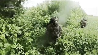 CQB, UAF recon destroying a katsap sleeping in hideout