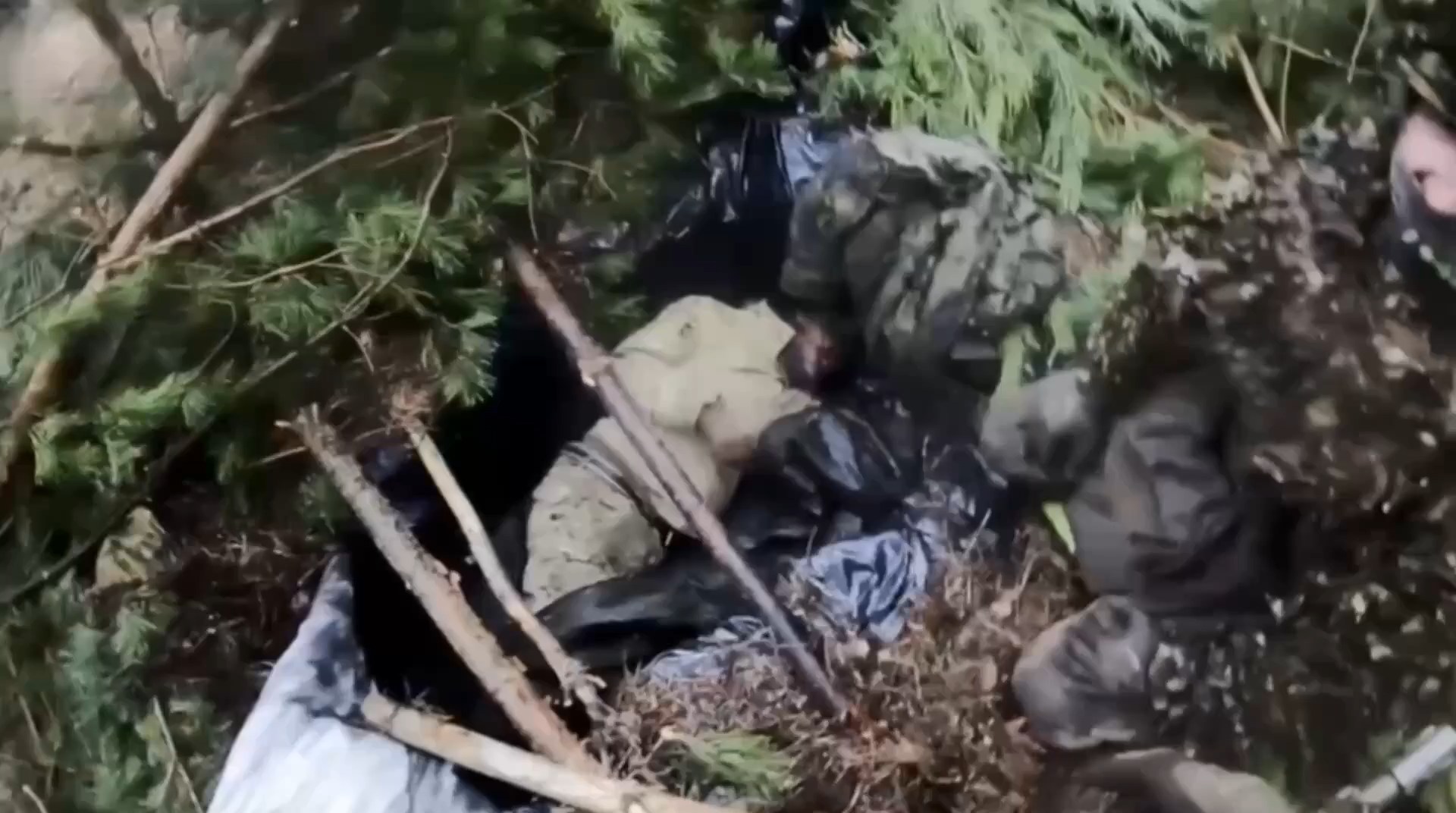CQB, UAF recon destroying a katsap sleeping in hideout