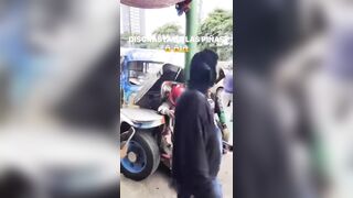 Dont Help, Just Film !