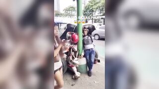 Dont Help, Just Film !