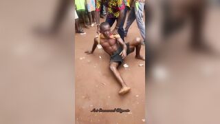 Man Caught Stealing And Punished By Vendors