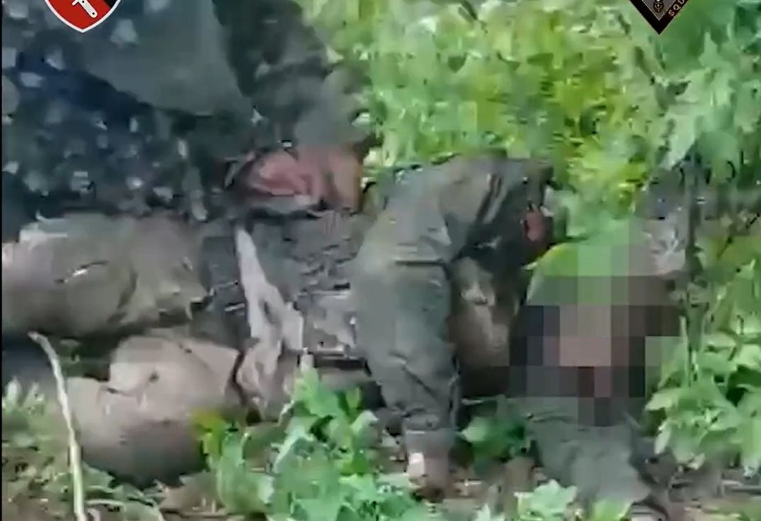 UA SOF near Donetsk got a katsap from Transsexualia, and intel from his corpse