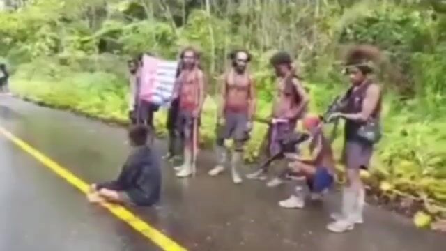 Woman Accused Of Being A Spy Gets Executed By Papua Rebels
