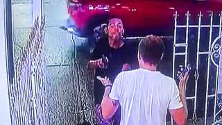 Vendor Shot In The Face During Robbery In Colombia