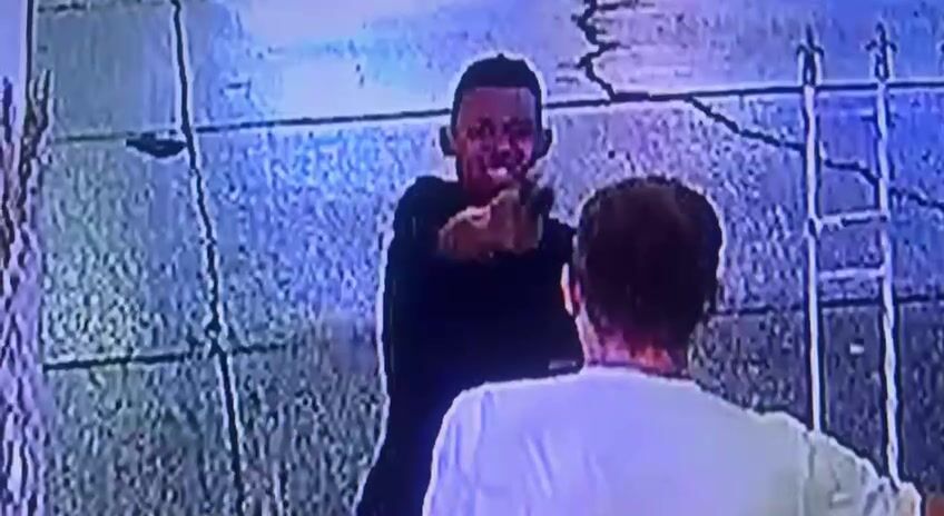 Vendor Shot In The Face During Robbery In Colombia