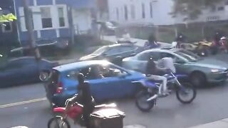 DoorDash Delivery Driver Gets Car Stolen And Jumped By The Whole Hood