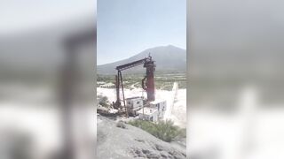 Mexico: Worker dies after falling 45 meters while dismantling a lime kiln