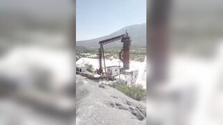 Mexico: Worker dies after falling 45 meters while dismantling a lime kiln
