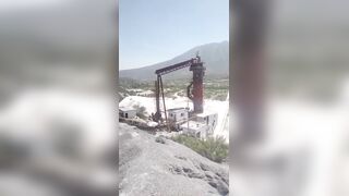 Mexico: Worker dies after falling 45 meters while dismantling a lime kiln