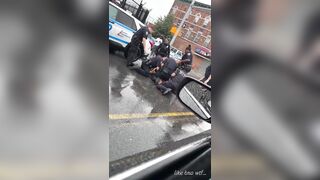 Crazy Naked Woman Gets Into A Fight With NYPD Cops