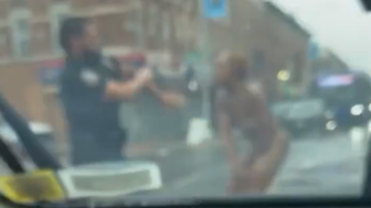 Crazy Naked Woman Gets Into A Fight With NYPD Cops