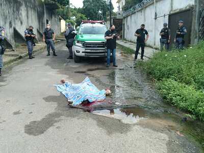 Brazil: Woman beaten to death in the street.