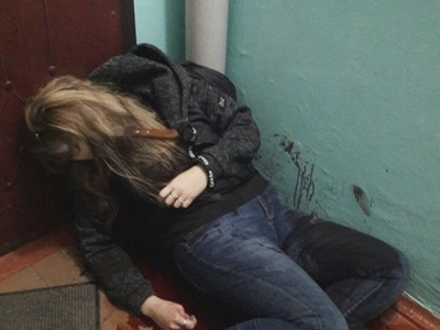 Russian young woman stabbed to death 