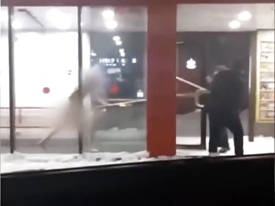 Naked man with big rod fight cops