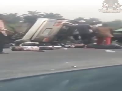 Brutal accident in Nigeria (aftermath)