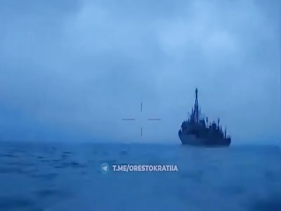 UA boat drone hits Russian ship