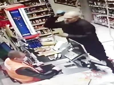 St. Petersburg: Customer attacked a salesman