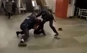 Moscow: Duel in the subway - Cops vs Migrants (2 Angles) 