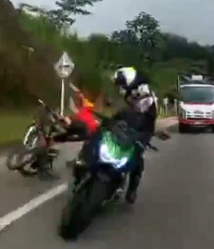 Damn driver hits biker