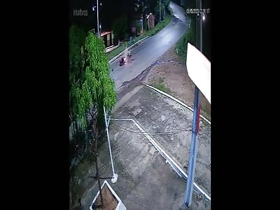 motorcyclist collide at high speed