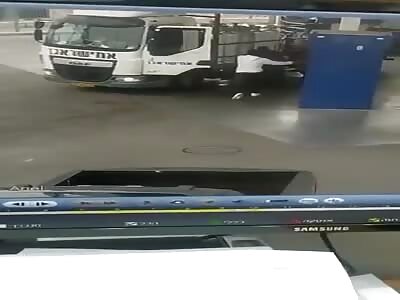 Palestinian man stabs Israeli at gas station in Sumaria.