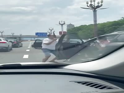 Road rage. Hatchet and Wiper Fight.