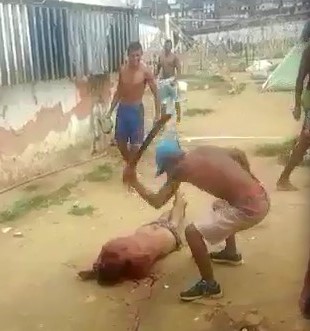BRUTAL Video Shows Man Being Dragged And Killed by Machete and Knife Blows