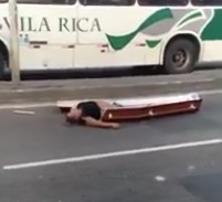 Accident with funeral car leaves 2 dead inside their coffins in the street