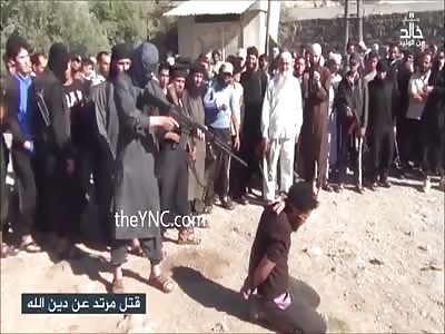 Another Victim is Executed by Islamic State in Front of the Crowd