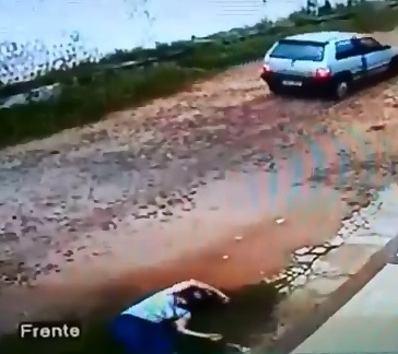 Team Work..Woman is Run Over then Robbed by the Passenger 