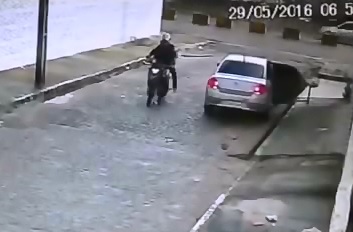 Second Angle of the Motorcycle Thief Surprise Shot Dead 
