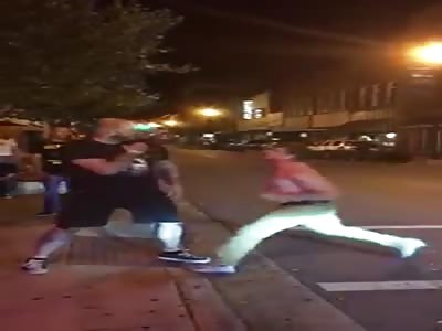 Street Fight Ends Terribly for the Aggressor with Brutal Uppercut