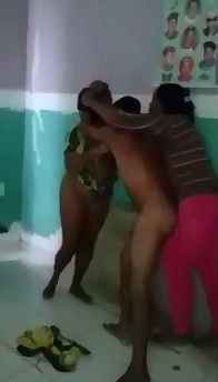 Angry Woman caught Husband with his Lover in Motel 3 Way Brawl Ensues 