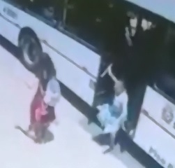 Shock video shows Elderly Woman trip and then get Crushed to Death by Bus 