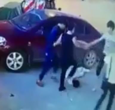 Guy brutally killed stomped many times in the head - cctv
