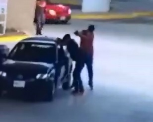 Hit man Style Murder Caught on CCTV Video at Gas Station in Mexico City 