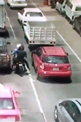 Tried Robbing the Wrong Car, Undercover Cop Kills a Thug Riding his Motorcycle during Robbery Attempt 