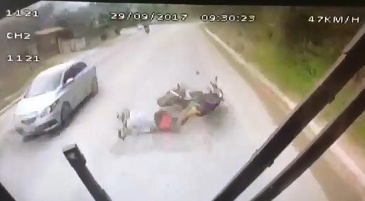 Bus Cam catches Motorcyclist Crushed Instant Death on Camera 
