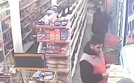 Man in Supermarket is Clubbed over the Head in Brutal KO 