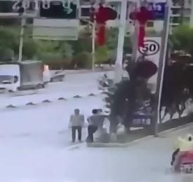 Watch the 3 Men Waiting at the Intersection....