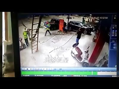 Pinhead falls from Ladder in Work Accident Caught on Video 
