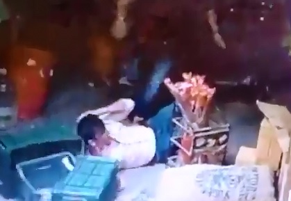 Wtf..Store Employee is Brutally Beaten Unconscious in the Back Room