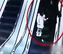 Mother and Daughter Attacked on an Escalator by...
