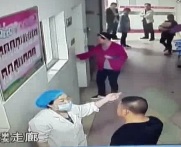 Female Doctor Knocked out Cold by Guy