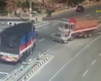 INCREDIBLE: Small Car CRUSHED Between 2 Trucks (5 Killed)