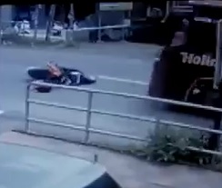 CCTV: Biker Crushed by Bus