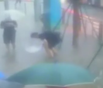 Incredible Video Show Man Electrocute to Death Just Walking